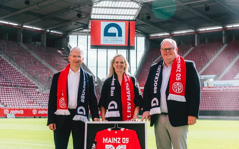 Tim Gemünden, Tina Badrot und David Schössler in der MEWA-Arena